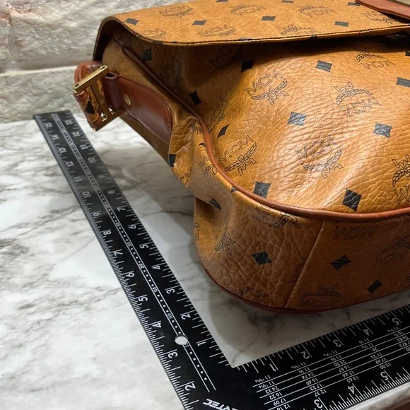 MCM LARGE Messenger/Tote crossbody bag. In EUC - Picture 13 of 13